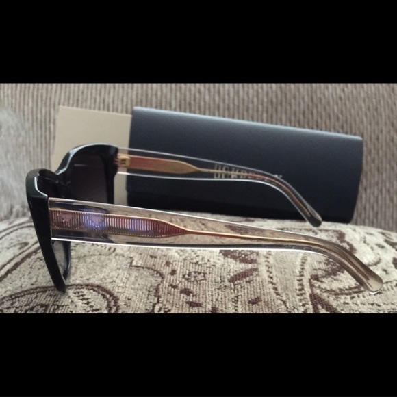 Burberry wayfarer sunglasses - Picture 6 of 6